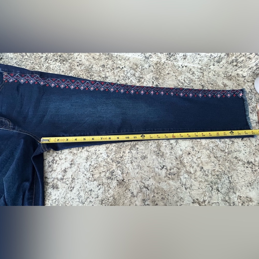 DG2 Diane Gilman New Classic Stretch Blue Denim Embroidered Ankle Jeans Size 10 - Picture 15 of 16